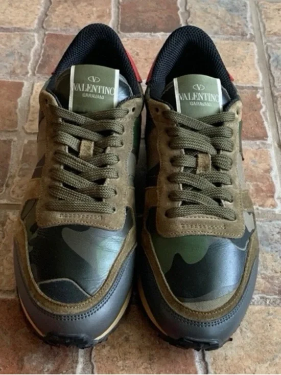 Authentic Valentino Garavani Low-Top Sneakers - Picture 6 of 12